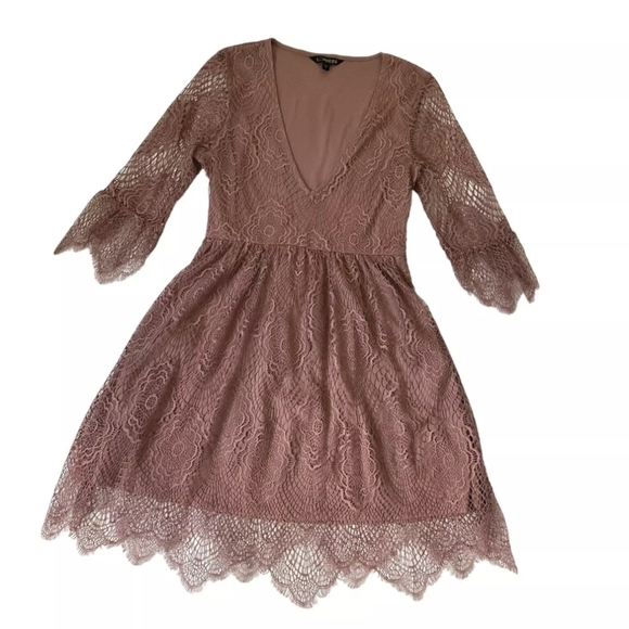 Express mauve lace deep V neck dress - Picture 5 of 7